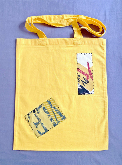 Large soft tote bag made of sustainable cotton for relaxed daily living