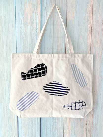 lightweight canvas bag with artisanal patchwork for travel lovers