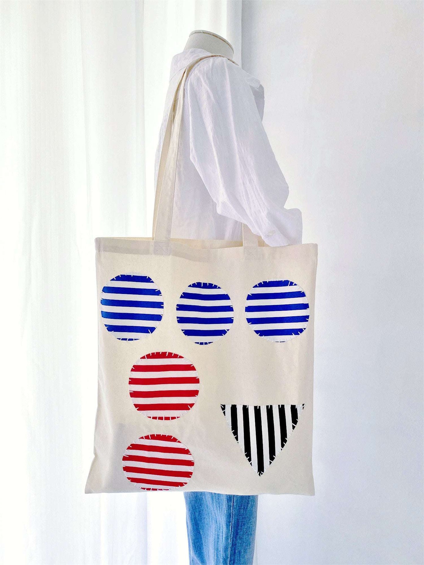 large-capacity cotton canvas tote perfect for market trips or travel days