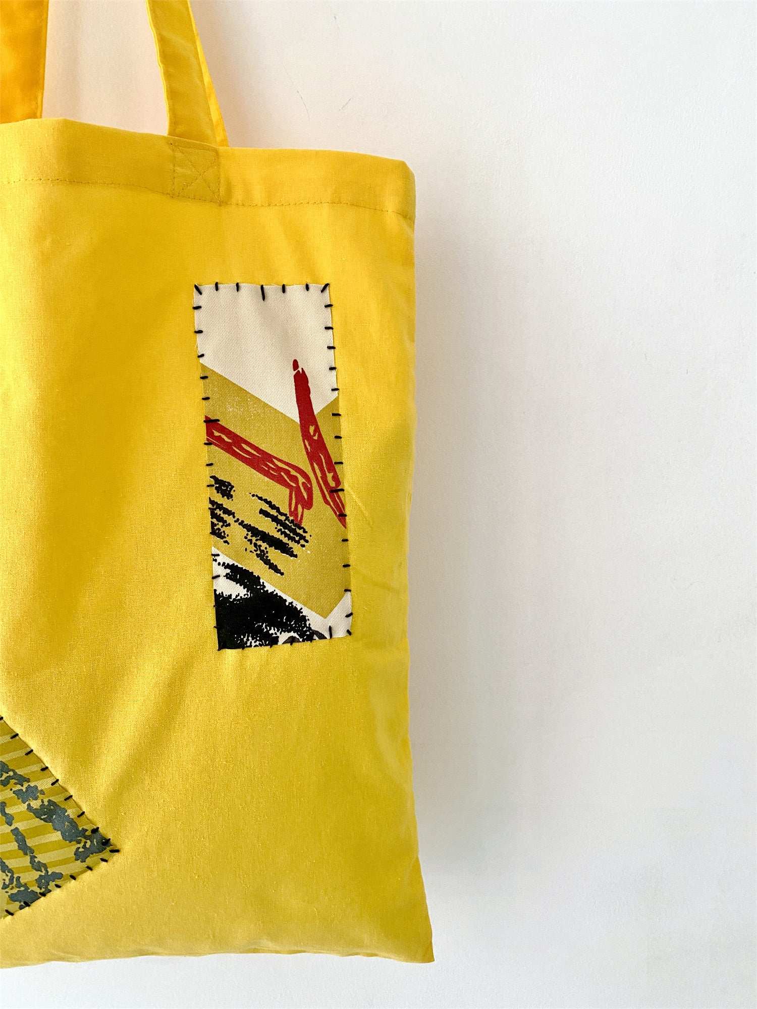 Lightweight shoulder bag for eco-conscious gifting